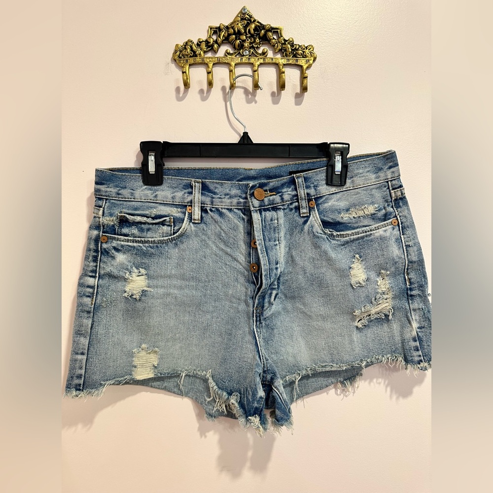 New W/out tags-Blank NYC Distressed Denim Shorts - Size 30 - Light Wash